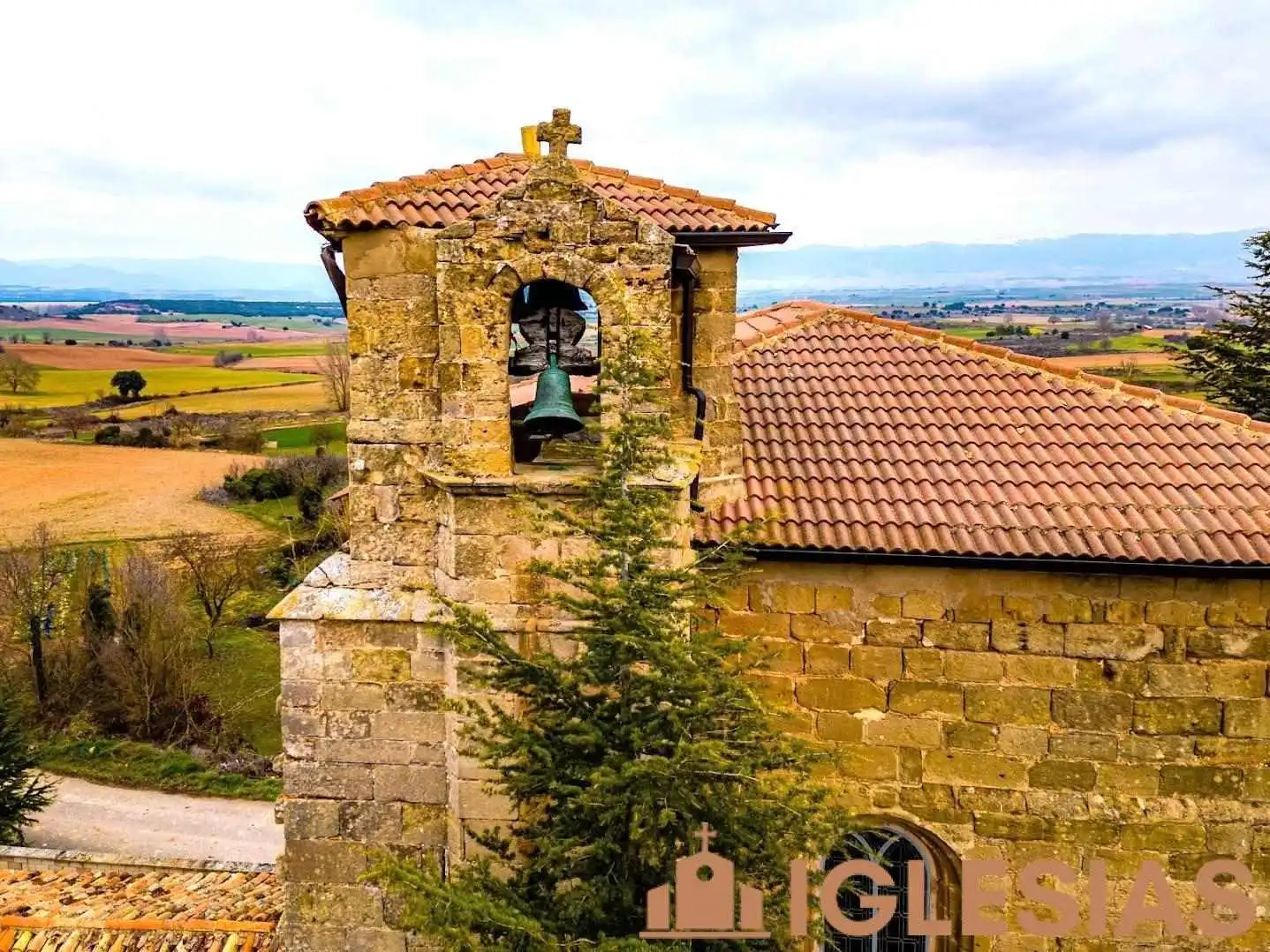Iglesia de San Cosme y San Damián - Piérnigas Iglesia de San Cosme y San Damián - Piérnigas