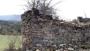 Iglesia de San Julián y Santa Basilisa (Navasal). Ruinas - Huesca