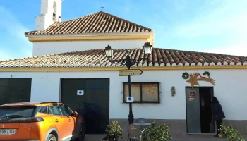 Iglesia Parroquial - Lugros