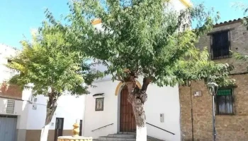 Plaza del Parroco Sanz - Larva