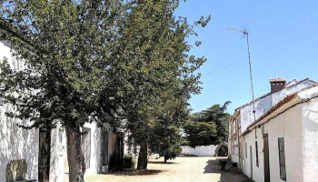 Plazoleta de la Iglesia - Illán De Vacas