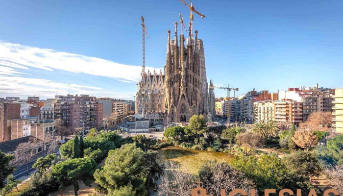 Basilica De La Sagrada Familia Basilica - Barcelona
