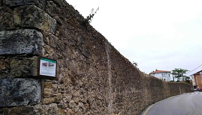 Casa Parroquial -  Iglesia Catolica - Suances