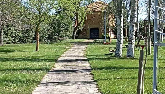 Ermita De La Virgen Del Campo -  Videos - El Pobo de Dueñas