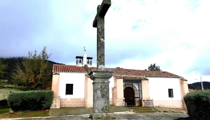 Ermita De San Sebastian -  Iglesia - Casas de Millán