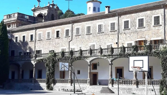 Hospederia Santuario De Lluc De Los Visitantes - Lluc