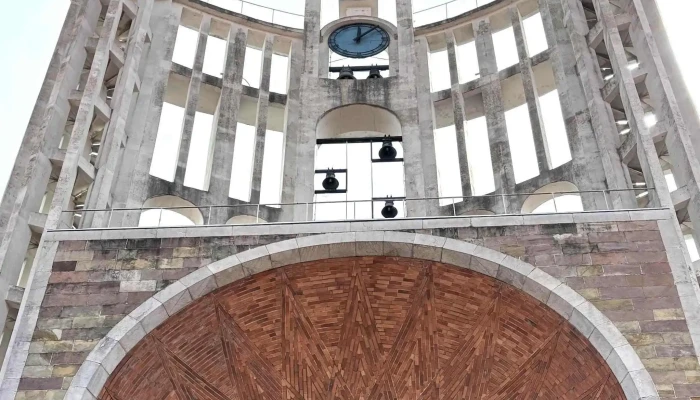 Iglesia De La Virgen Grande -  Direccion - Torrelavega