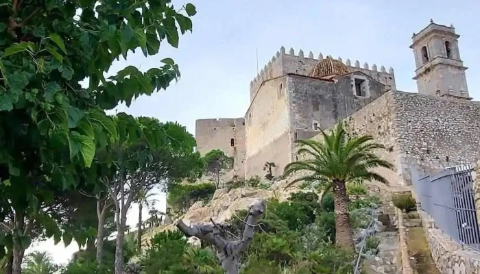 Iglesia De Nuestra Senora De La Ermitana El Parque De Artilleria - Peniscola