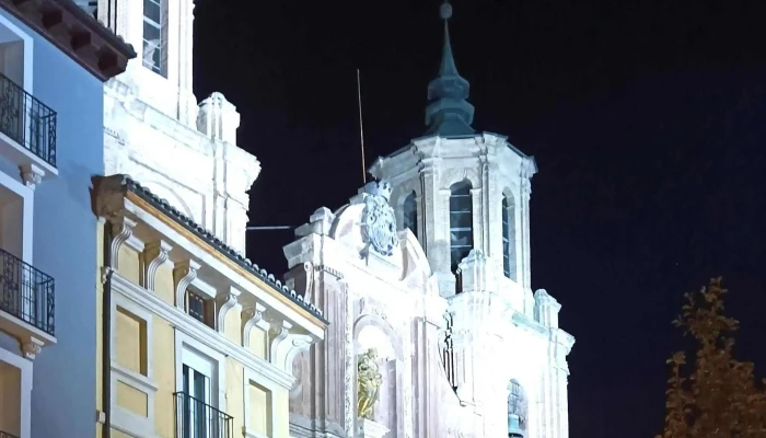 Iglesia De San Cayetano Y Capilla De Santa Isabel -  Como Llegar - Zaragoza
