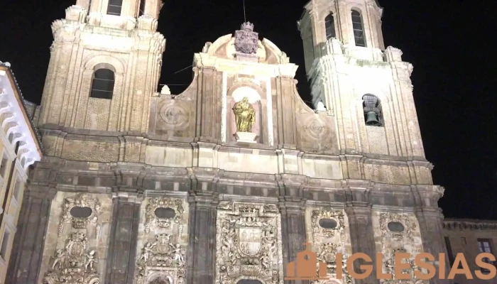 Iglesia De San Cayetano Y Capilla De Santa Isabel -  Iglesia - Zaragoza