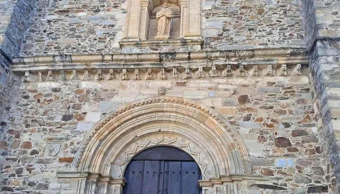 Iglesia De San Francisco -  Iglesia Catolica - Villafranca del Bierzo