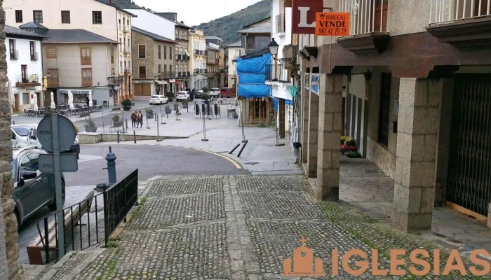 Iglesia De San Francisco -  Videos - Villafranca del Bierzo