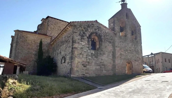 Iglesia De San Julian Y Santa Basilisa Iglesia - Bozoó