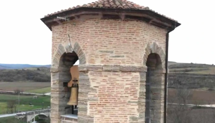 Iglesia De San Julian Y Santa Basilisa Villalomez - Villalómez
