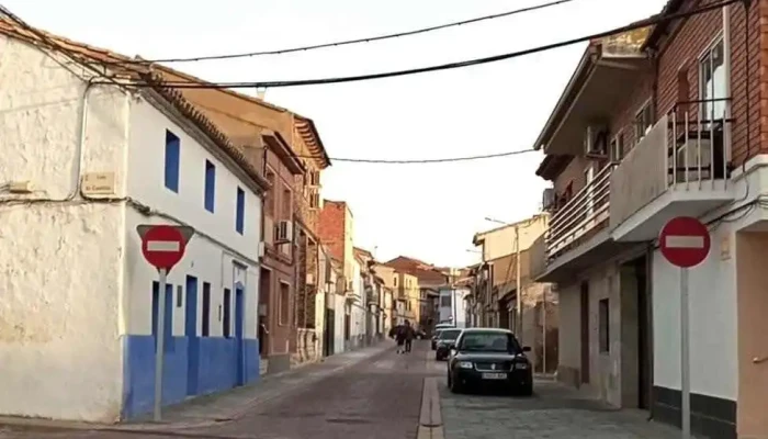 Iglesia De San Miguel Arcangel Videos - Alfajarín
