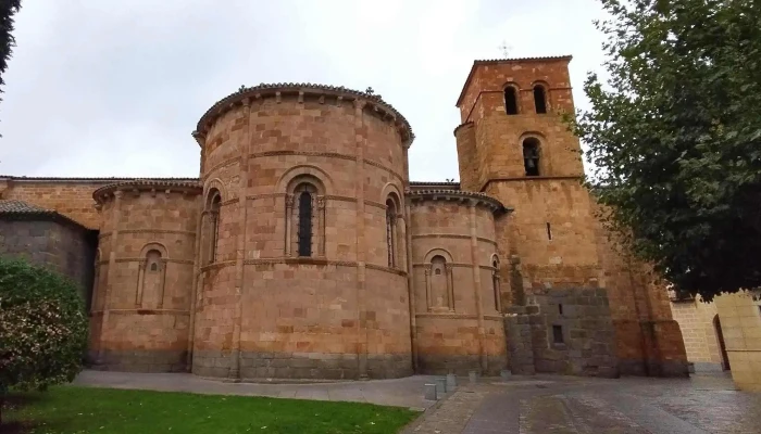 Iglesia De San Pedro Apostol Cerca De Mi - Ávila