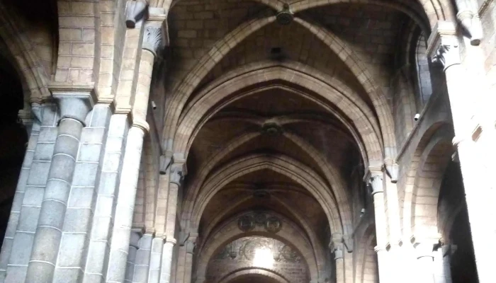 Iglesia De San Pedro Apostol Zona - Ávila