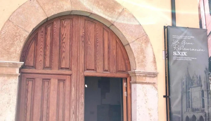 Iglesia De San Salvador De Palat Del Rey -  Catalogo - León