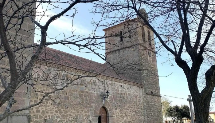Iglesia De San Sebastian Recientes - Aldeavieja