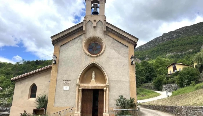 Iglesia De Santa Barbara Iglesia Catolica - Sant Martí D'ogassa