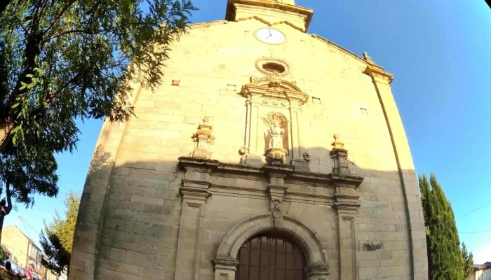 Iglesia De Santa Maria De Larouco Fotos - Larouco