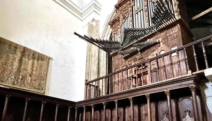 Iglesia De Santa Maria Videos - Paredes de Nava