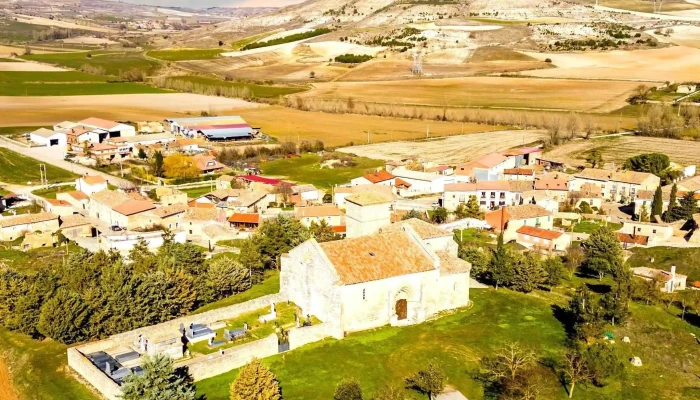 Iglesia De Santiago Apostol Zona - Villaldemiro