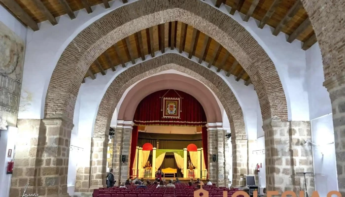 Iglesia De Santiago -  Centro Civico - Dos Torres