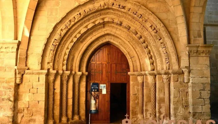 Iglesia del Crucifijo - Puente La Reina