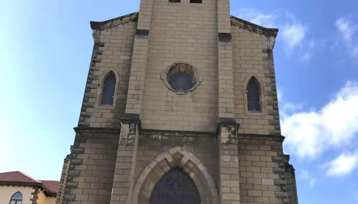 Iglesia Del Sagrado Corazon De Jesus De Villalegre Iglesia Catolica - Avilés