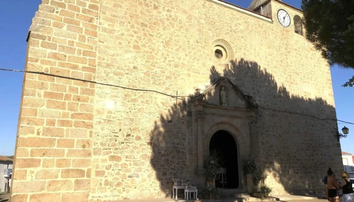 Iglesia Parroquial De San Bartolome Apostol Iglesia - Herguijuela