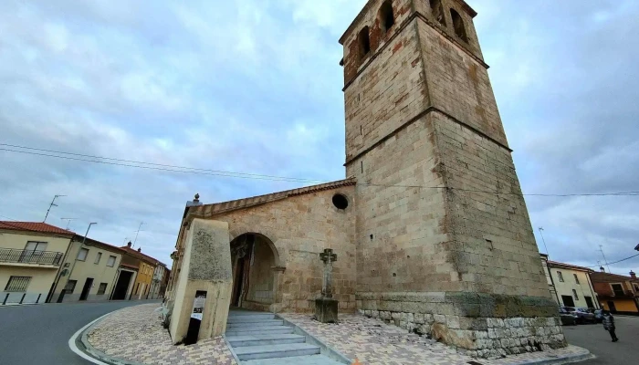 Iglesia Parroquial De Santa Elena -  Iglesia Catolica - Calzada de Valdunciel