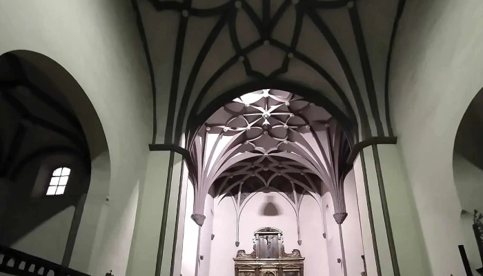 Iglesia San Miguel -  Abierto Ahora - Rincón de Soto