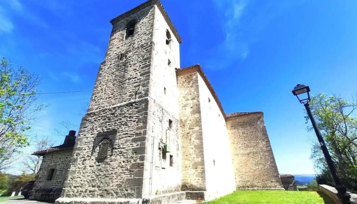 Kepa Deunaren Eliza/Iglesia de San Pedro - Menagarai