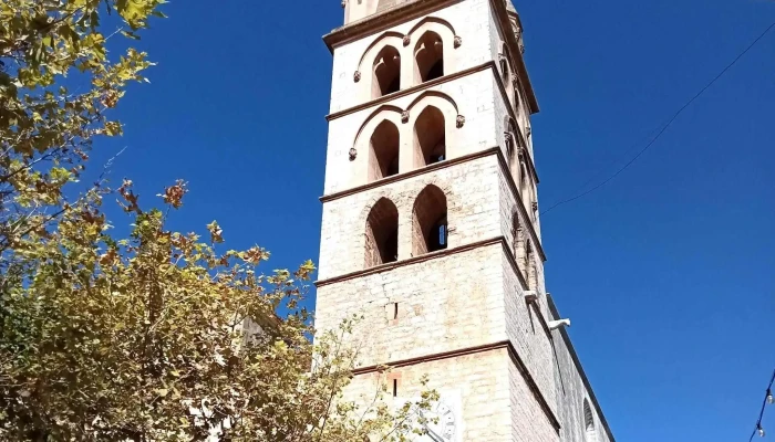 Plaza De La Iglesia De Binissalem -  Descuentos - Binissalem